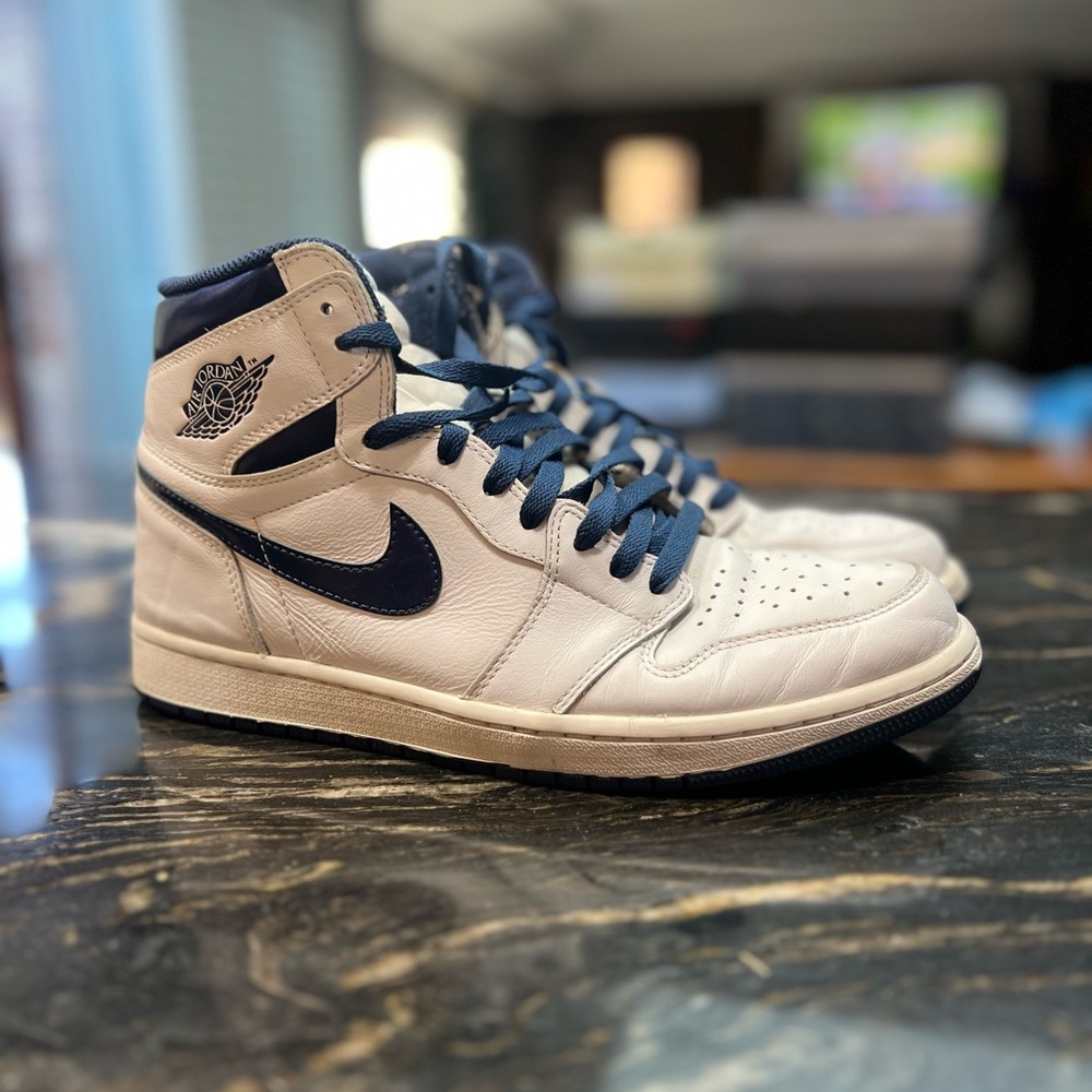 Jordan 1 Retro Metallic Navy